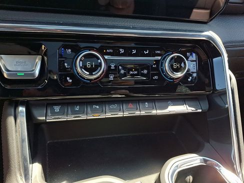 Used 2025 GMC Sierra 2500 Denali w/ Denali Reserve Package AWD/4WD image 16