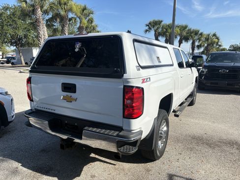 Used 2017 Chevrolet Silverado 2500 LT w/ LT Convenience Package AWD/4WD image 7