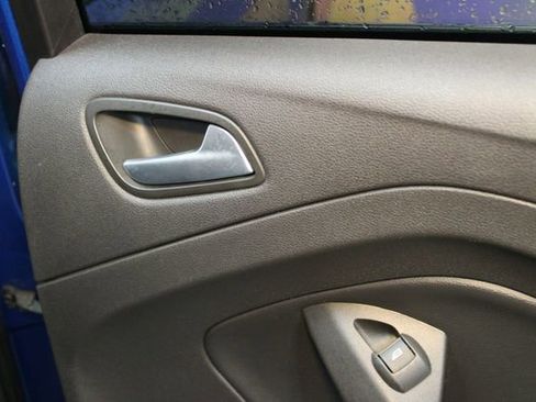 Used 2018 Ford Escape SE w/ SE SYNC Package image 12