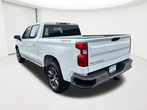Used 2022 Chevrolet Silverado 1500 LT AWD/4WD image 7