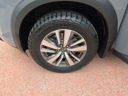 Used 2024 Nissan Pathfinder SL AWD/4WD image 23
