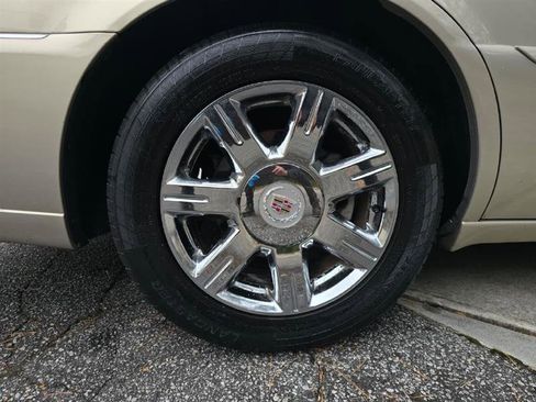 Used 2007 Cadillac DTS image 31