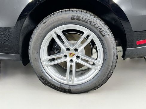 New 2026 Porsche Macan Base image 33