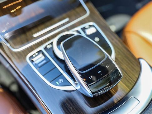 Used 2019 Mercedes-Benz C 300 Sedan image 34