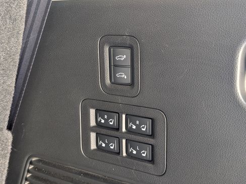 Used 2025 INFINITI QX80 Sensory image 22