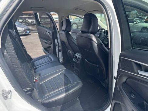 Used 2022 Ford Edge SEL image 11