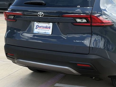 Used 2025 Toyota Grand Highlander FWD image 6