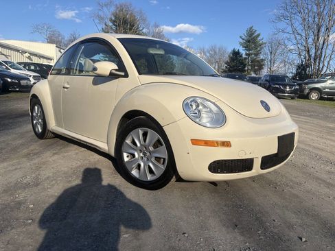 Used 2008 Volkswagen Beetle S image 1