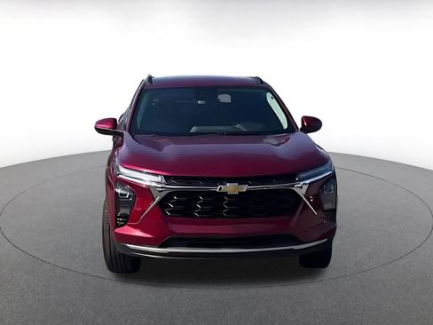 Used 2025 Chevrolet Trax LT image 4