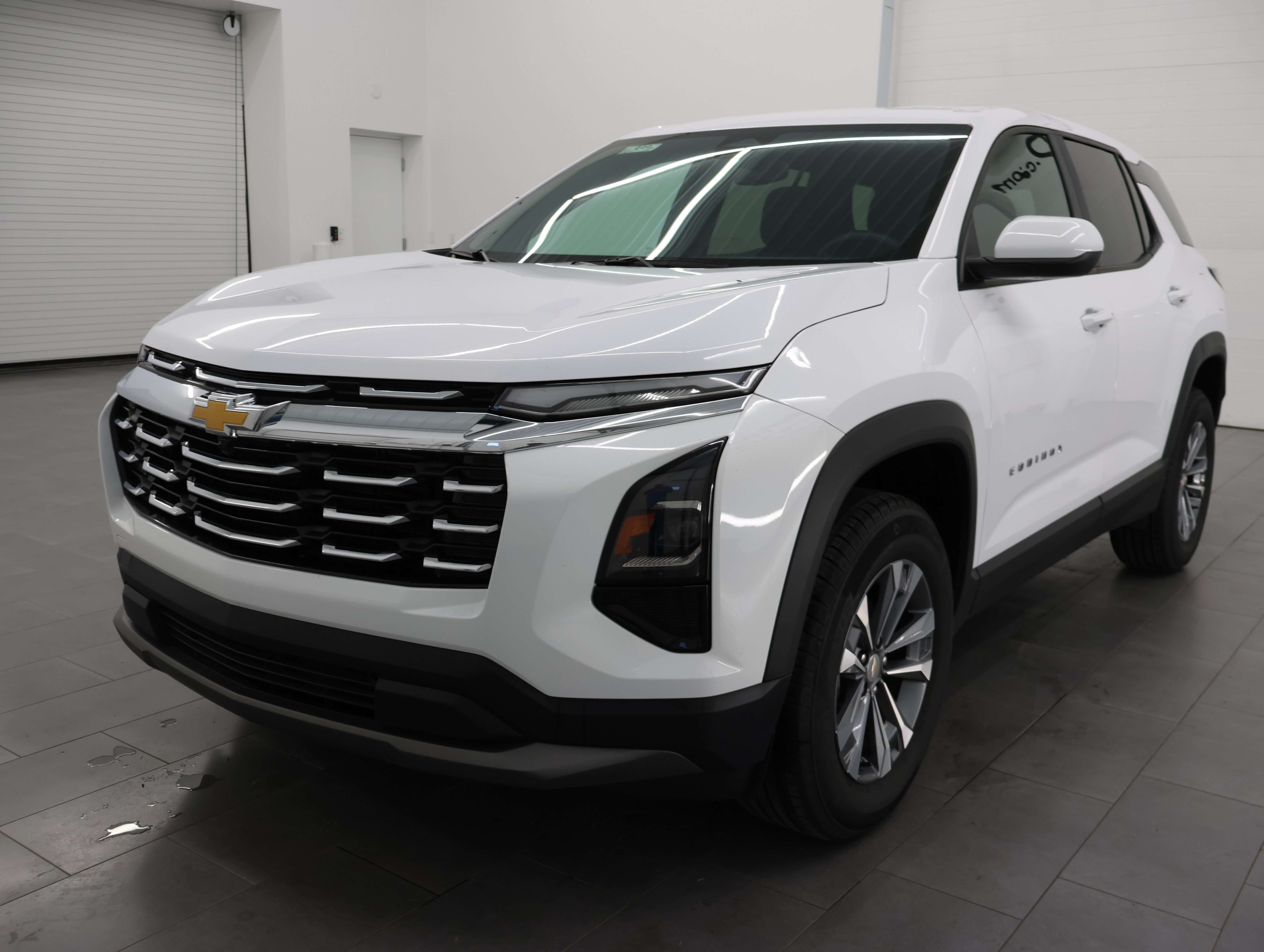 Used 2026 Chevrolet Equinox LT AWD/4WD image 6