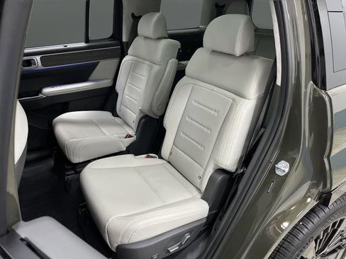 Used 2025 Hyundai Santa Fe Calligraphy image 31