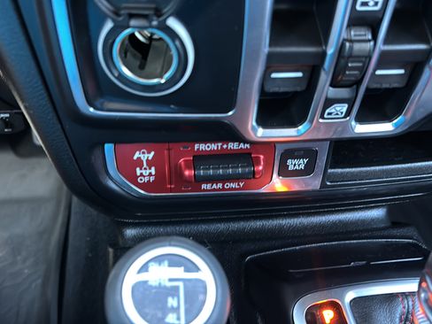 Used 2019 Jeep Wrangler Unlimited Rubicon AWD/4WD image 27