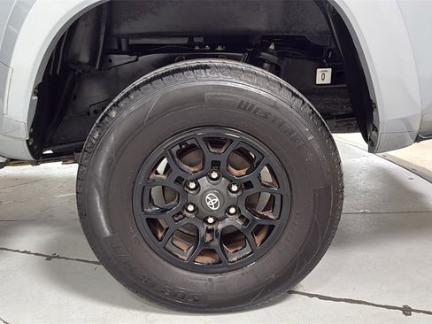 Used 2020 Toyota Tacoma SR5 image 23