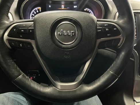 Used 2018 Jeep Grand Cherokee Limited AWD/4WD image 16