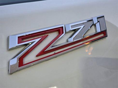 Used 2024 Chevrolet Silverado 2500 LT image 10