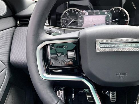 Used 2023 Land Rover Range Rover Evoque R-Dynamic S image 11