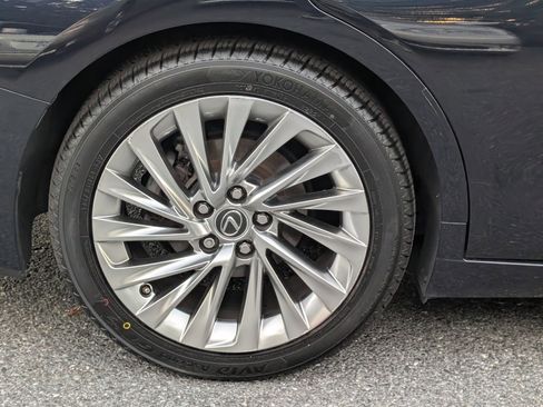 Certified 2019 Lexus ES 350 w/ Accessory Package image 10