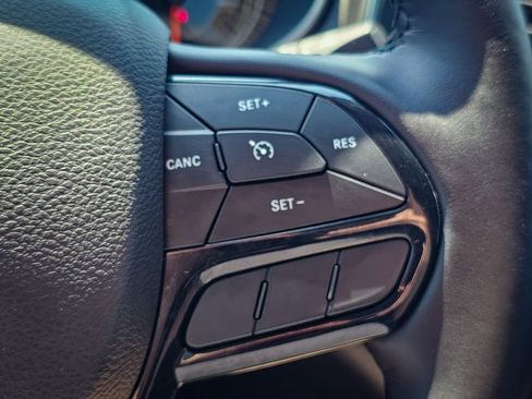 Used 2020 Jeep Cherokee Latitude Plus AWD/4WD image 19