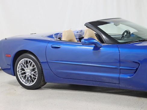 Used 2002 Chevrolet Corvette Convertible w/ Preferred Equipment Group2 image 4