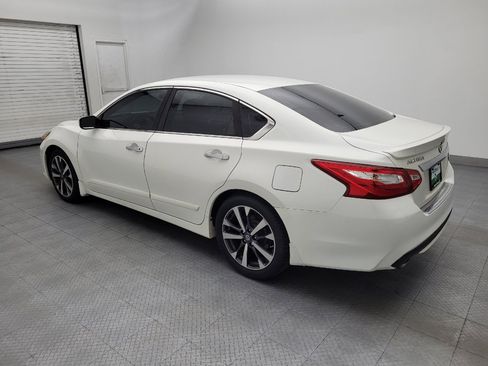Used 2016 Nissan Altima 2.5 SR FWD image 3