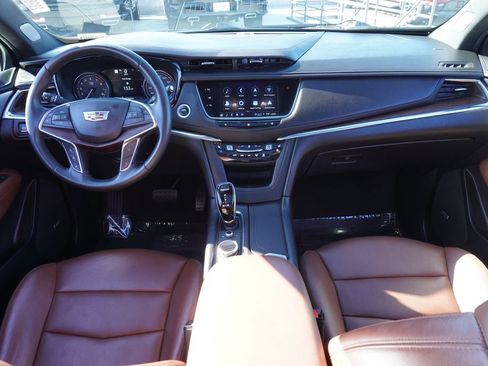 Used 2021 Cadillac XT5 Premium Luxury image 11