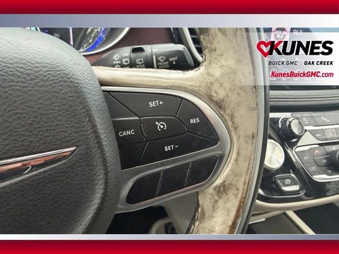 Used 2020 Chrysler Pacifica Limited FWD image 17