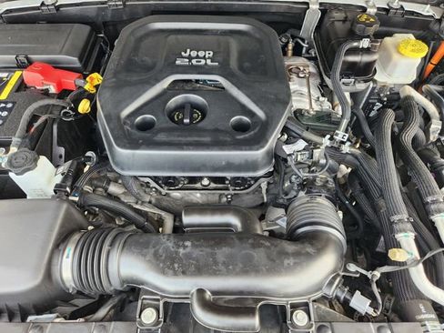 Used 2021 Jeep Wrangler Unlimited Sahara AWD/4WD image 31