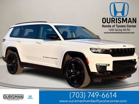 Used 2022 Jeep Grand Cherokee L Limited w/ Black Appearance Package AWD/4WD image 1