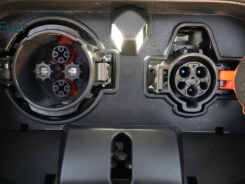 Used 2025 Nissan Leaf S FWD image 10