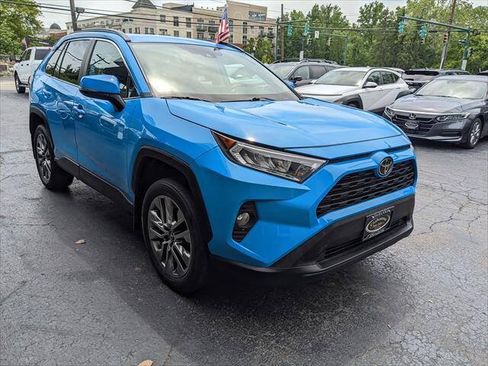 Used 2019 Toyota RAV4 XLE Premium w/ Cold Weather Package AWD/4WD image 6