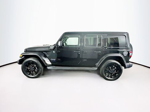 Used 2025 Jeep Wrangler Sahara image 4
