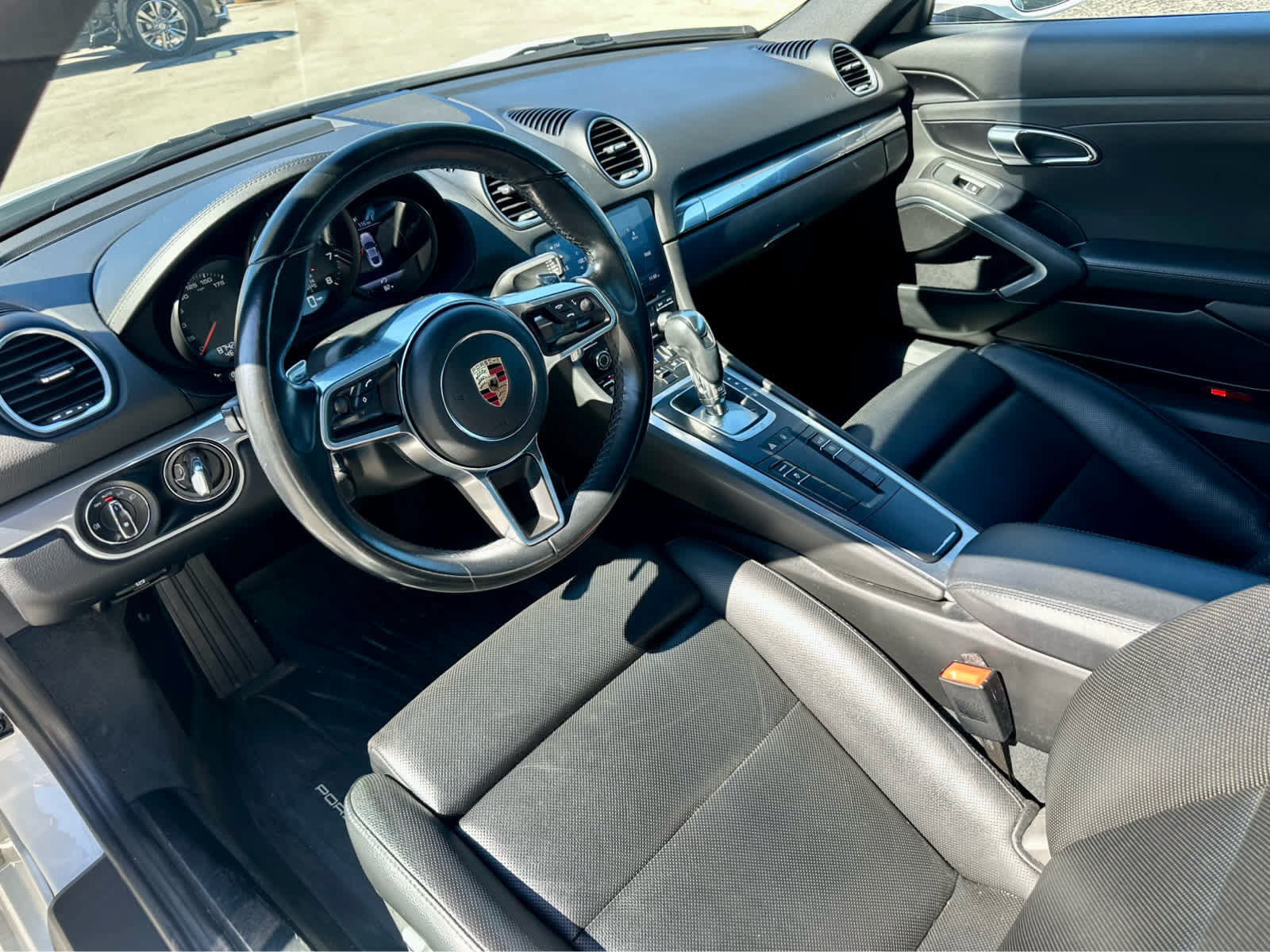 Used 2018 Porsche 718 Cayman RWD image 11