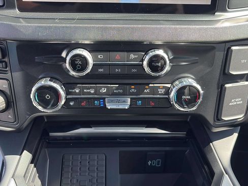 Used 2026 Ford F250 Platinum AWD/4WD image 25