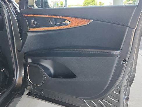 Used 2019 Lincoln Nautilus Reserve FWD image 12