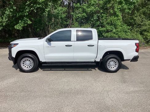 Used 2025 Chevrolet Colorado W/T w/ Advanced Trailering Package RWD image 6
