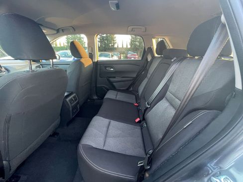 Used 2025 Nissan Rogue SV image 27