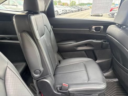Used 2025 Kia Sorento EX w/ Panoramic Sunroof Package AWD/4WD image 25