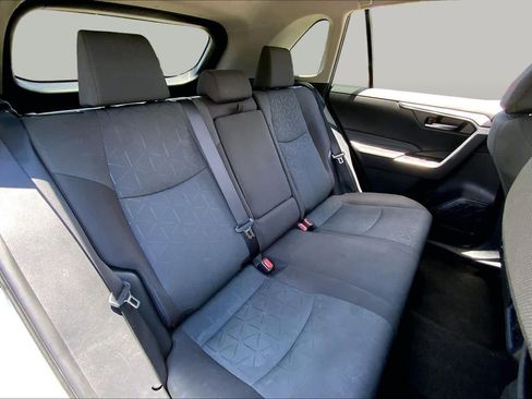 Used 2024 Toyota RAV4 XLE FWD image 19