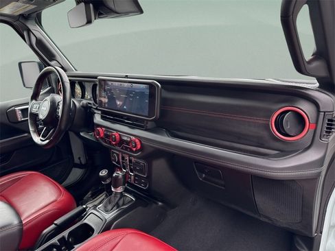 Used 2024 Jeep Wrangler Unlimited Rubicon 392 image 28