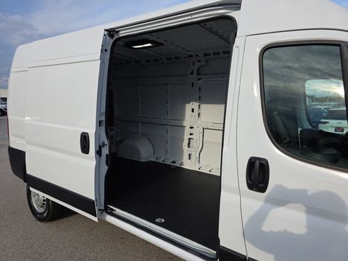 New 2026 RAM ProMaster 3500 w/ Convenience Group image 18