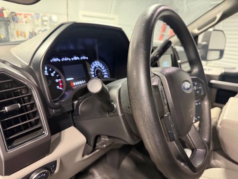 Used 2019 Ford F250 XLT w/ Camper Package image 11