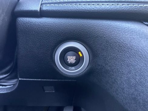New 2026 Chrysler Pacifica Select FWD image 32