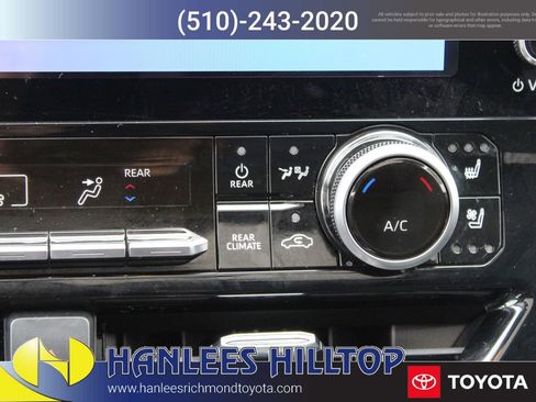 Used 2023 Toyota Highlander Limited image 32