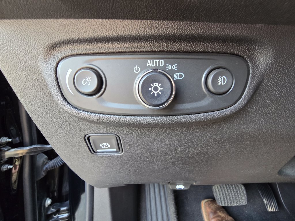 Used 2024 GMC Terrain SLT w/ Elevation Edition AWD/4WD image 31