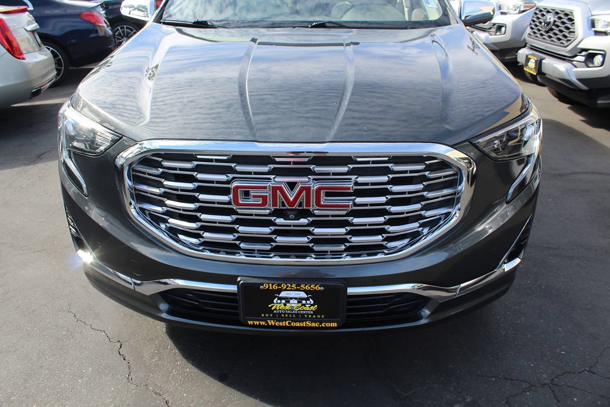 Used 2020 GMC Terrain Denali w/ Denali Premium Package AWD/4WD image 9