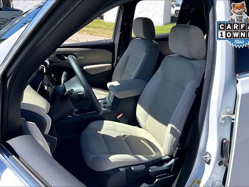 Used 2023 Chevrolet Traverse LS FWD image 24