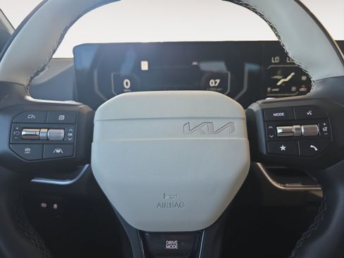 Certified 2025 Kia K4 GT-Line w/ GT-Line Sunroof Package FWD image 11