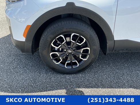 Used 2023 Hyundai Santa Cruz SEL Premium image 9