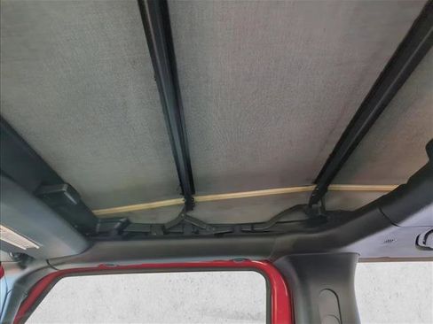 Used 2018 Jeep Wrangler Sport image 15