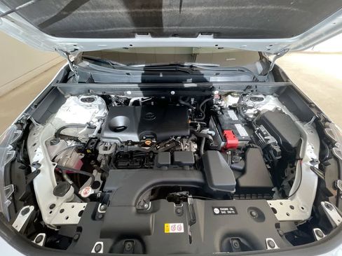 Used 2022 Toyota RAV4 LE AWD/4WD image 25